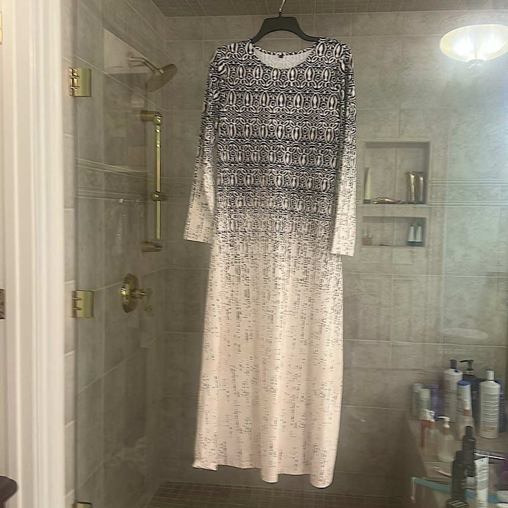 Lovely dress can be used for any occasion.  A maxi dress.